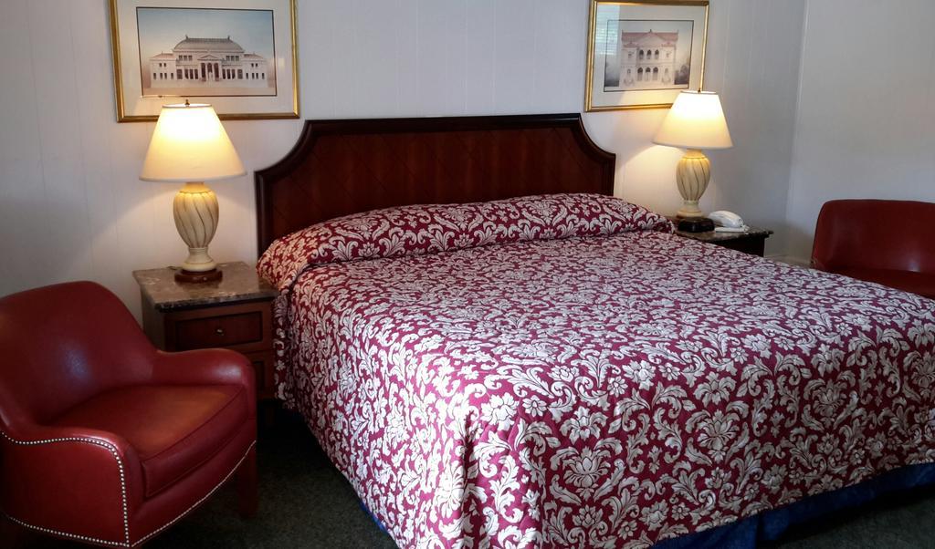 The Bay Willows Inn Middletown Room photo