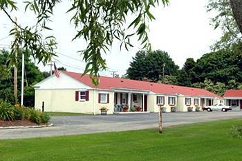 The Bay Willows Inn Middletown Exterior photo